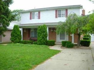 22418 Ardmore Dr, Saint Clair Shores, MI 48081