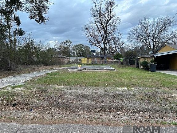 2nd image of 2547 74th Ave