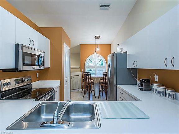 3rd image of 798 Wiggins Bay Dr #21R