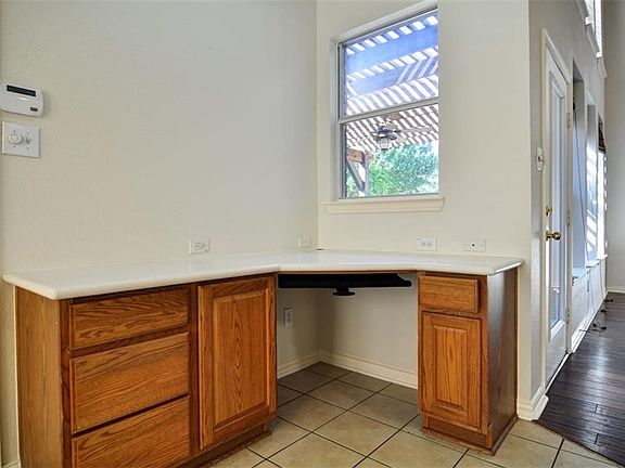 5th image of 5885 Aylworth Dr