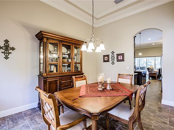 5th image of 32201 Summerglade Dr