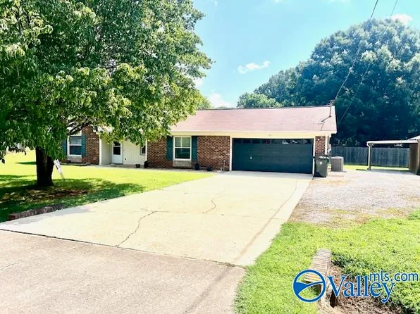 211 S Elton Cir, Meridianville, AL 35759