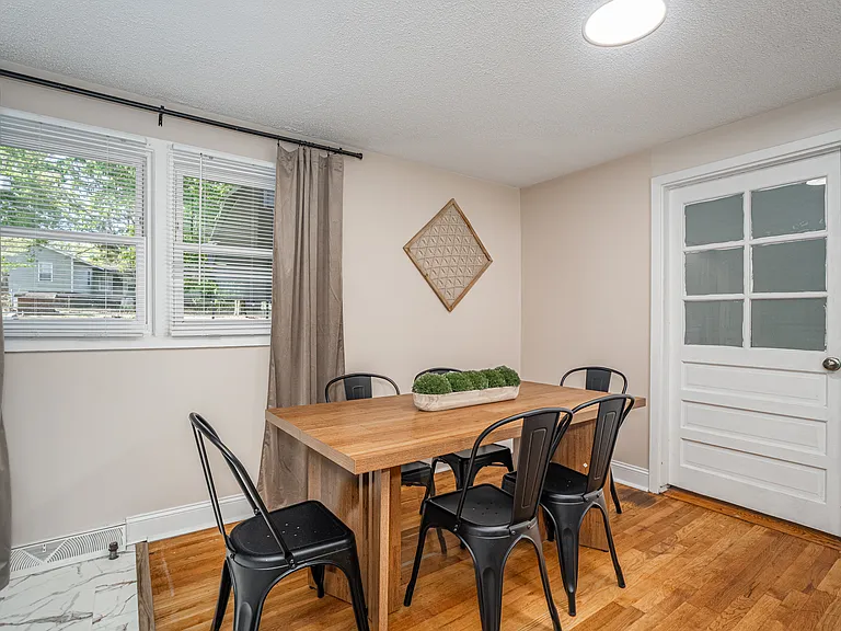 210 Adkins Cir — Photo 17