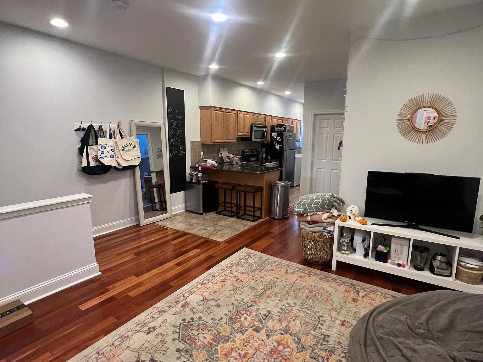 1045 W Lancaster Ave — Photo 2