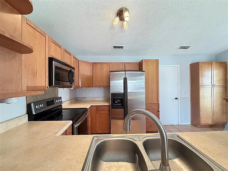 9923 Castleton St — Photo 17