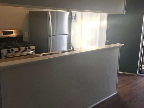 5th image of 14715 S Berendo Ave APT 7