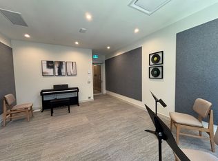 537 Cottonwood Ave #1385778, Coquitlam, BC V3J0S4