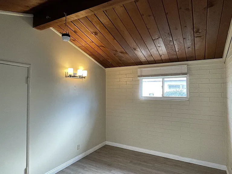 4460 1/2 Bond St — Photo 7