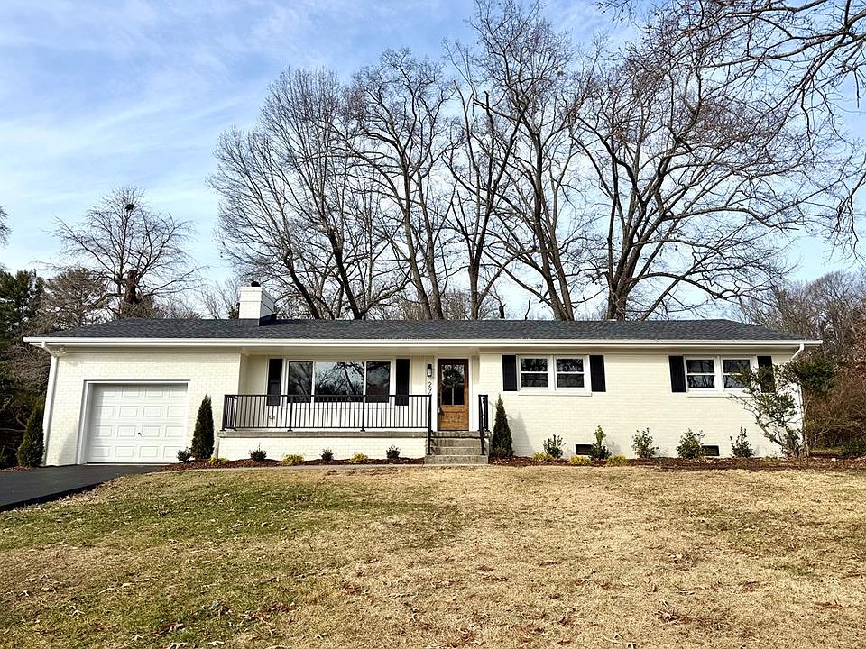 1st image of 290 Valley Dr