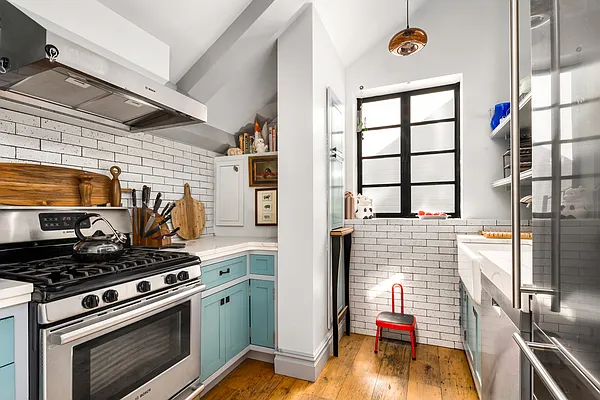 Sold by Compass | media 4