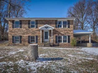 5011 Jamestown Dr, Newburgh, IN