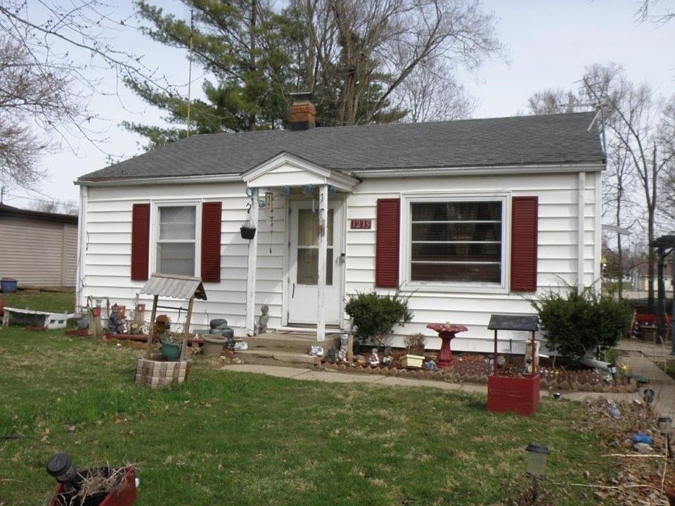 2nd image of 1215 W Clinton St