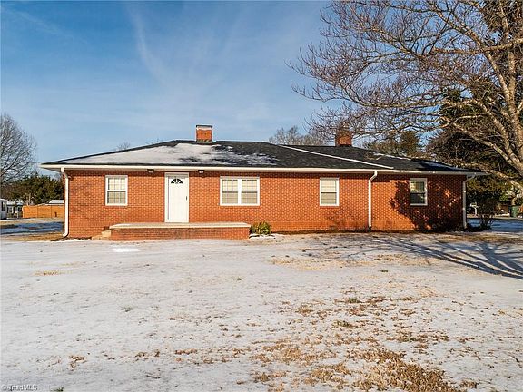 2nd image of 812 Springwood Ave