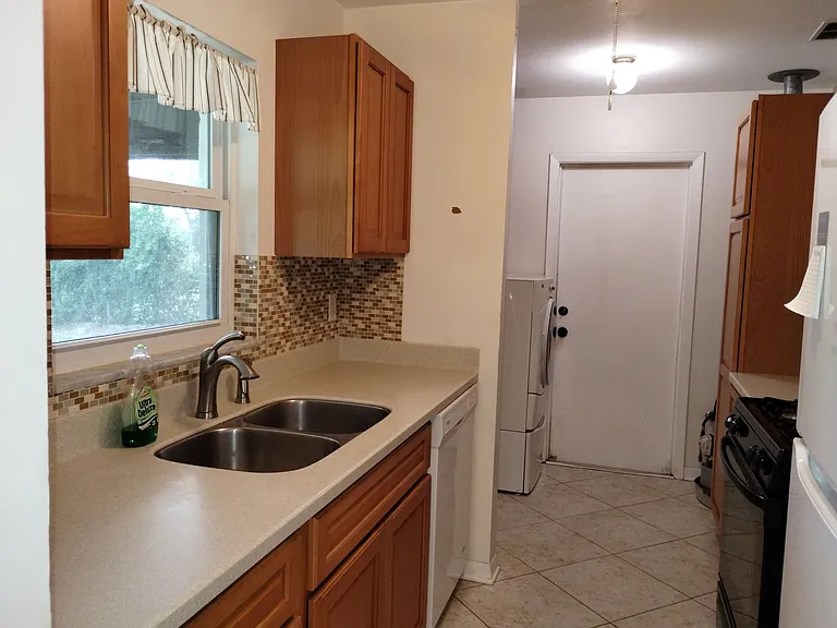 5136 Wellington Rd — Photo 8