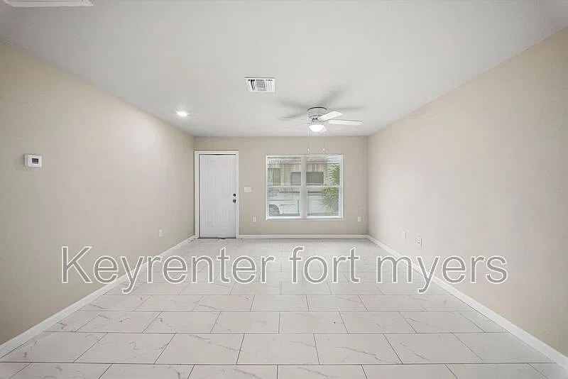 3 bed, 2.0 bath, 1170 sqft, $1,375 — Photo 4