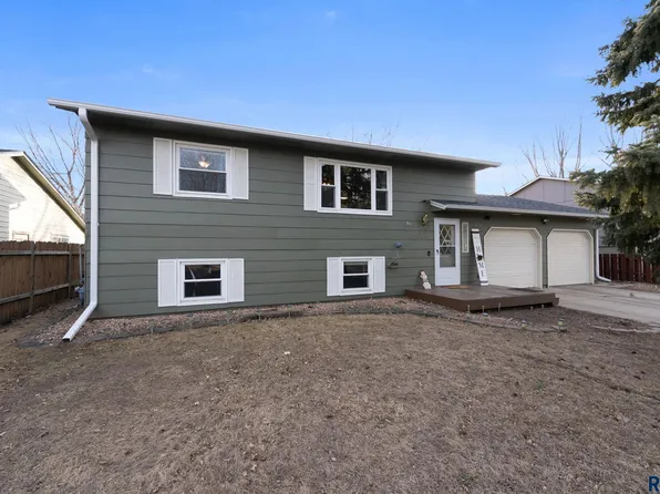 4517 S Plains Dr, Sioux Falls, SD 57106