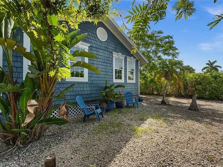 105 W Hilo St — Photo 23