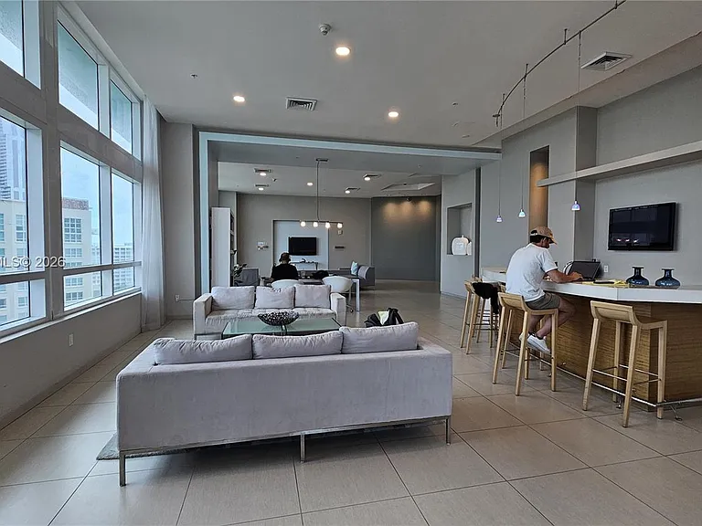 1900 N Bayshore Dr #3019 — Photo 14