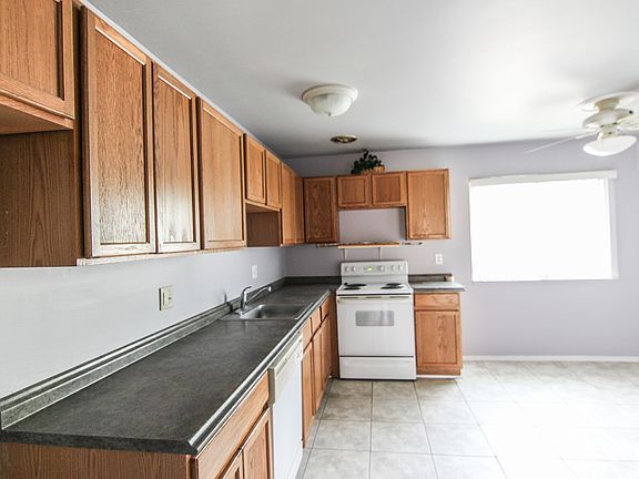4th image of 26021 Franklin Pointe Dr #1