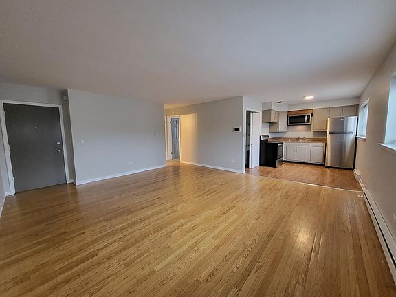 4th image of 1794 E Oakton St #202