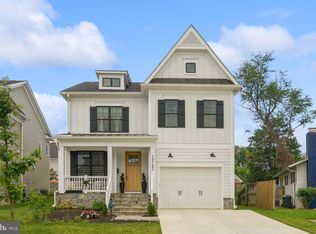 10102 Fleming Ave, Bethesda, MD 20814