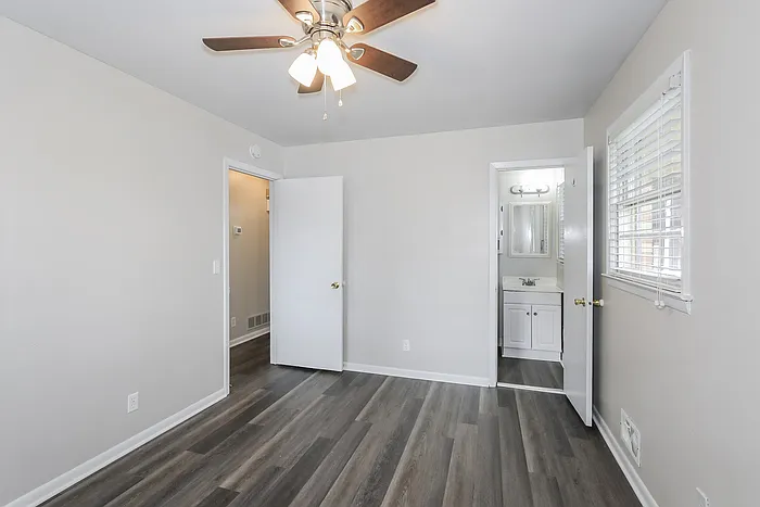 1115 Terrace Cir — Photo 10