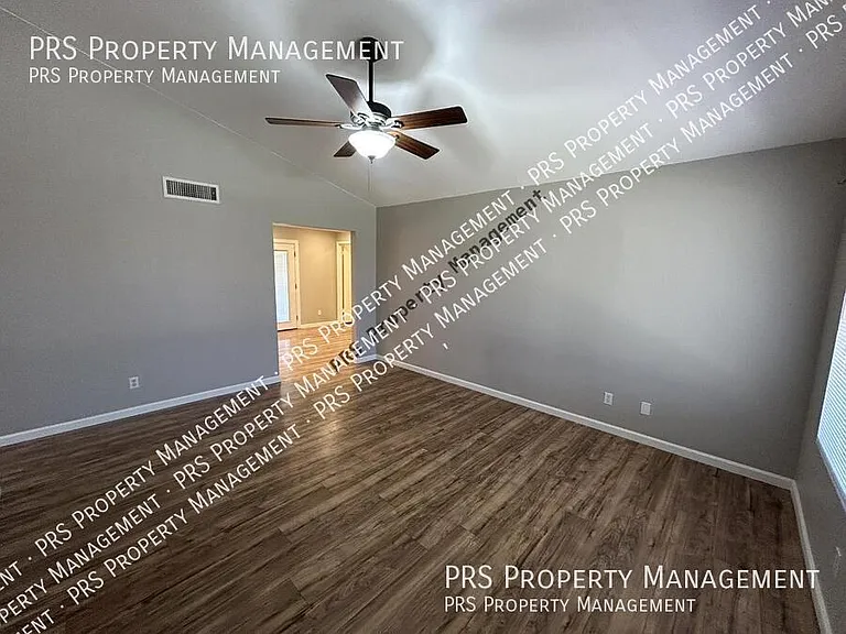 2207 W Monroe St — Photo 5