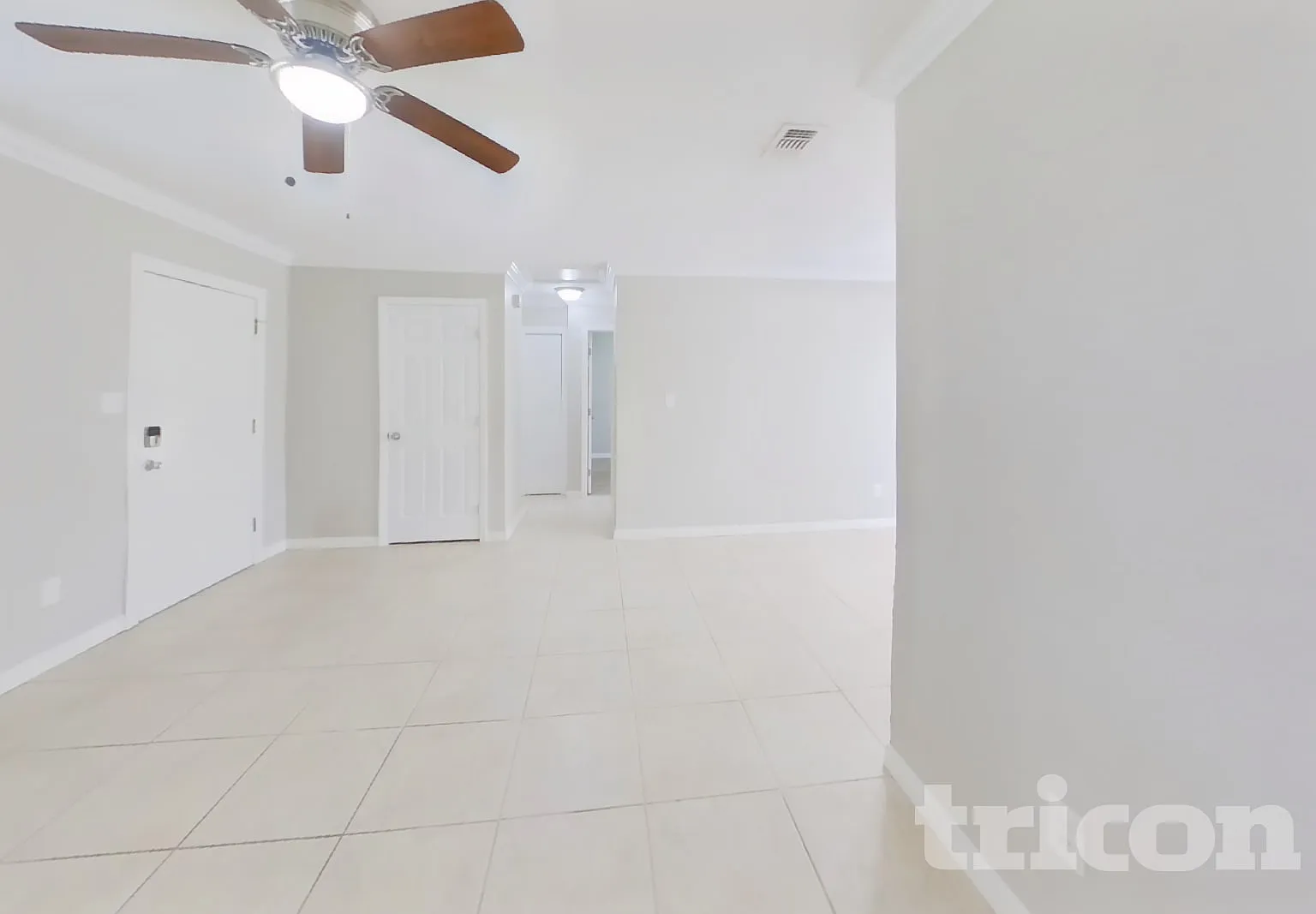 424 55th Avenue NE St. Petersburg FL — Photo 3