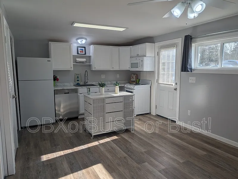 1 bed, 1.0 bath, 400 sqft, $1,329 — Photo 2