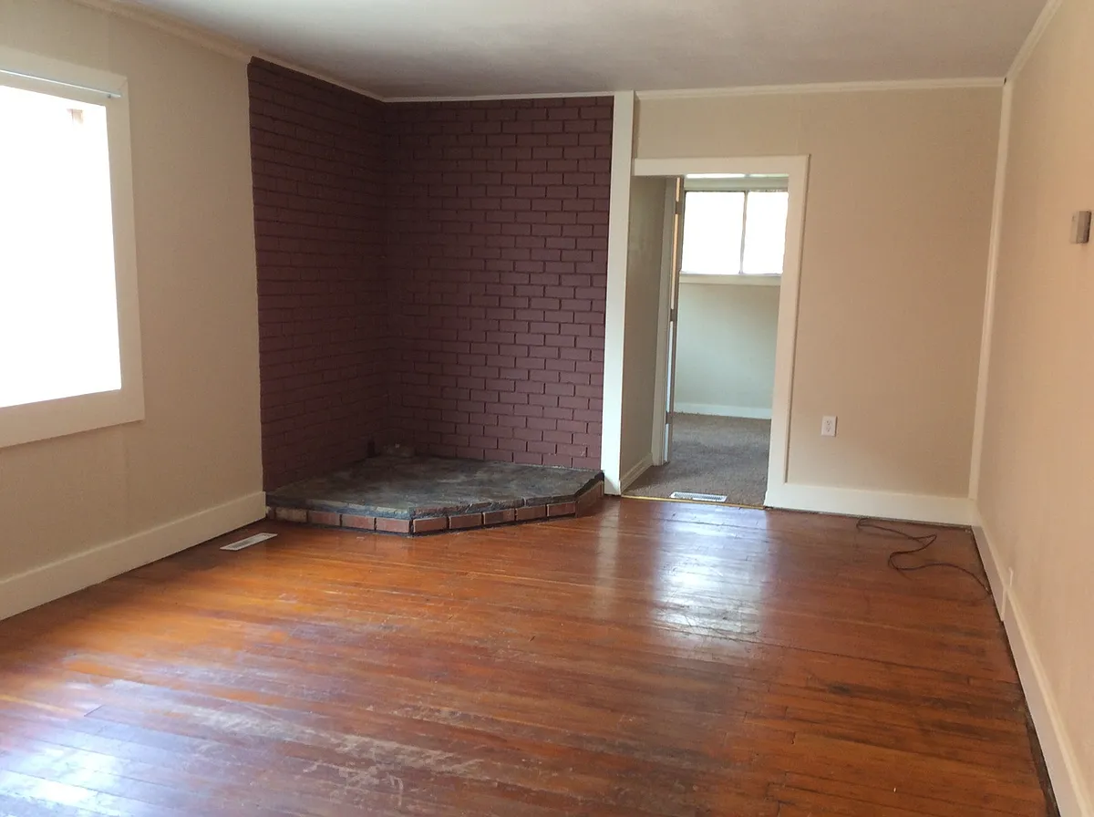 Building Photo - 906 Residence St