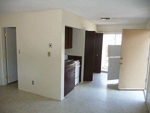 3rd image of 3713 E Blacklidge Dr
