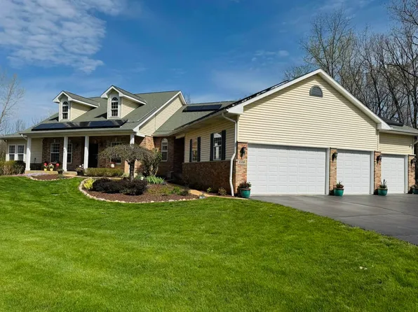 1550 W Greenwood Ave, Spring Grove, IL 60081