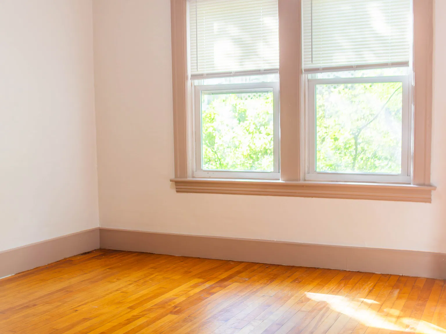 3 bed, 1320 sqft, $2,300 — Photo 2