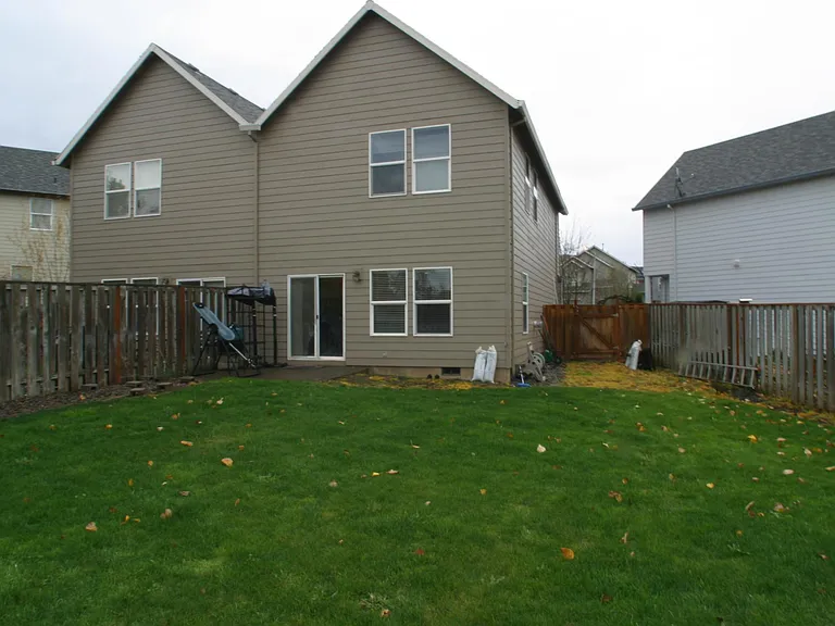 3125 NE 13th Pl — Photo 2