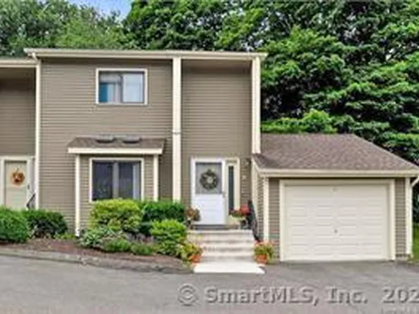 231 Twin Lakes Road APT A, North Branford, CT 06471