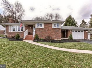 270 Saint Johns Dr, Camp Hill, PA