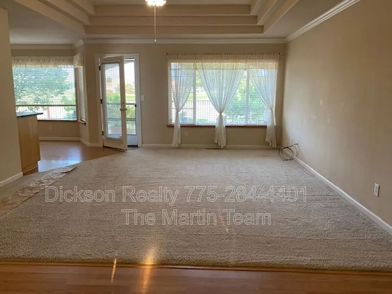 752 Divot Dr — Photo 3