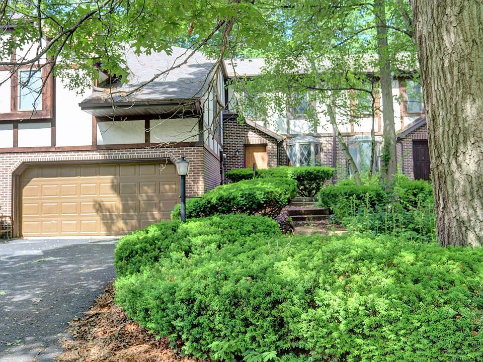 1st image of 122 Westminster Ct