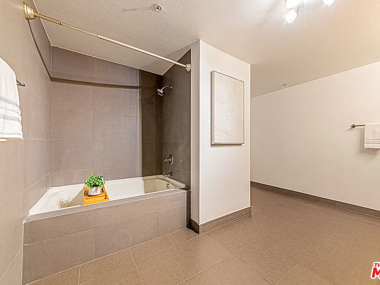 1234 Wilshire Blvd #321 — Photo 11
