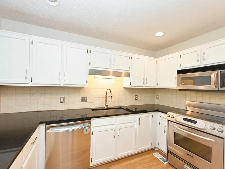 164 W Harbor Dr — Photo 11