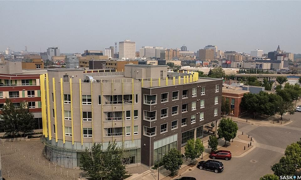 1st image of 409 B Ave S #403
