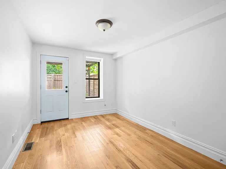 606 Van Buren St #1 — Photo 3
