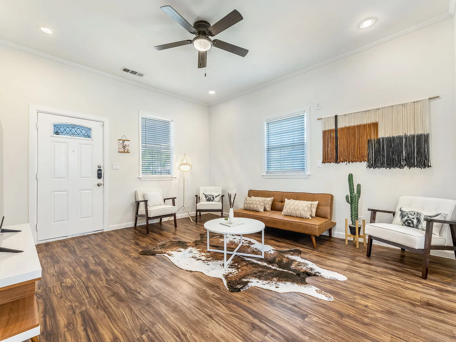 3 bed, 1357 sqft, $895 — Photo 4