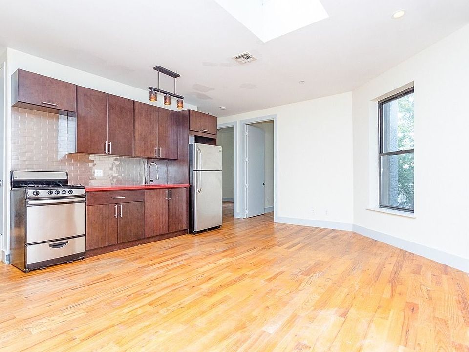 1st image of 469 Park Pl #8E