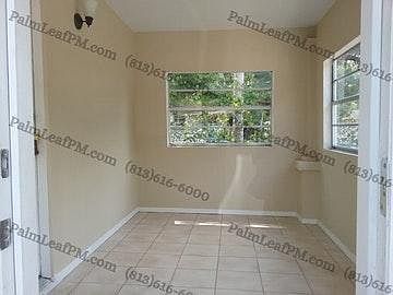 3rd image of 621 E Myrtle St