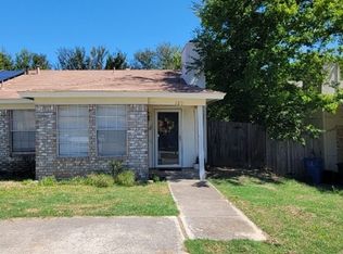 120 Oakwood Ln, Kennedale, TX 76060