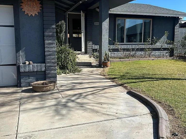 6916 W Georgia Ave — Photo 4