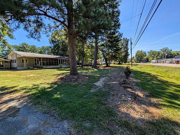 3rd image of 550 Sutton Bridge Rd