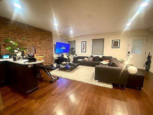 1st image of 208 W 138th St APT 1