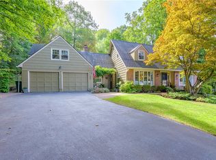 287 Chapel Hill Dr, Rochester, NY 14617